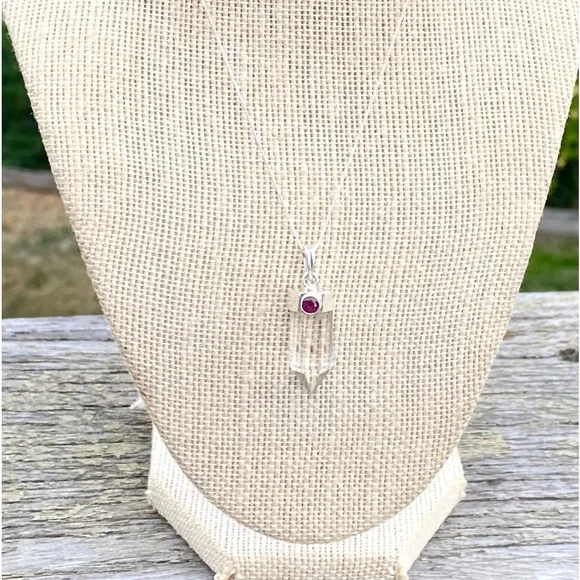 White Quartz & Garnet Necklace - Picture 7 of 16